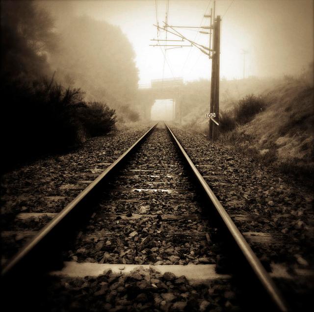 4-railway-tracks-les-cunliffe