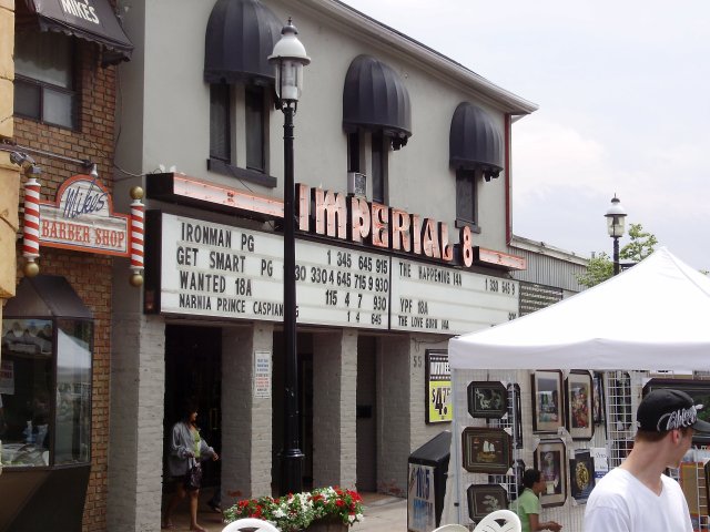 Imperial_8_Cinemas_Barrie