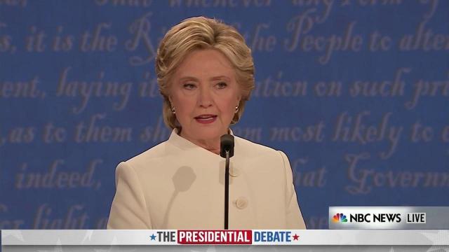 f_d3_clintonpuppet_161019