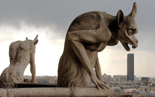 gargoyle-gargoile-demon-notre-dame-paris